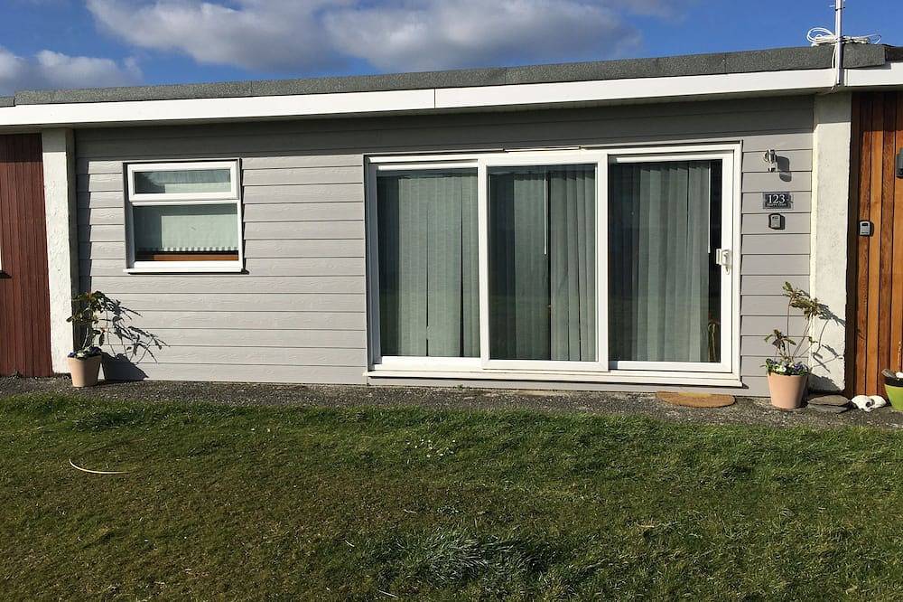 Stylish modern dog friendly two bedroom chalet in Dartmouth in Dartmouth, Devon
