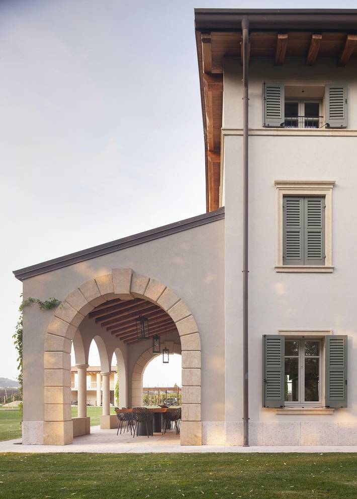 Corte storica con biolago in Valpolicella in Pescantina, Provincia di Verona