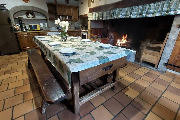 Location de vacances pour 12 personnes, avec jardin, animaux acceptés à Thiézac - 2