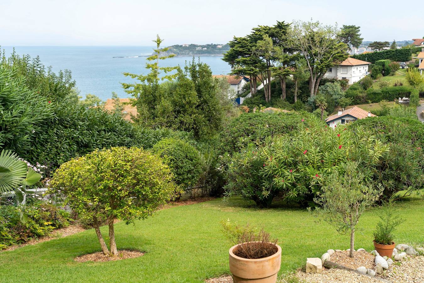 Apartamento entero, Apartamento 'Entre Tierra y Mar' con vistas al mar, terraza privada y Wi-Fi in Ciboure, Region de Bayona