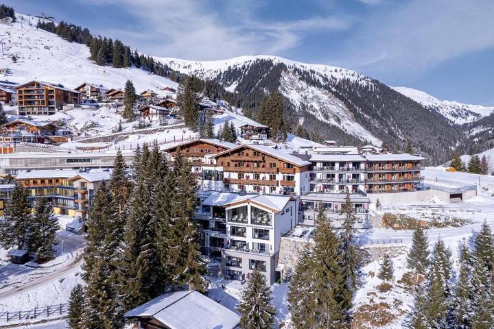Hotel für 6 Personen, mit Sauna und Whirlpool sowie Garten und Pool in Königsleiten