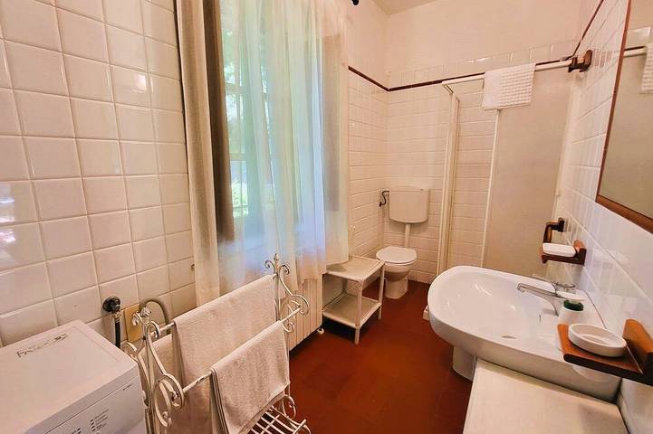 Santa Maria, Barga, piscina privata, Wi-Fi, 6+1 posti letto. in Barga, Parco Regionale delle Alpi Apuane