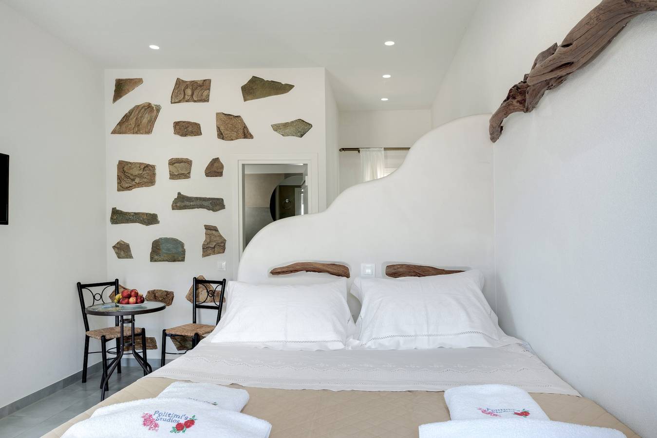 Studio entier, Studio "Politimi's N2" avec vue sur la montagne, Wi-Fi et climatisation in Amorgos