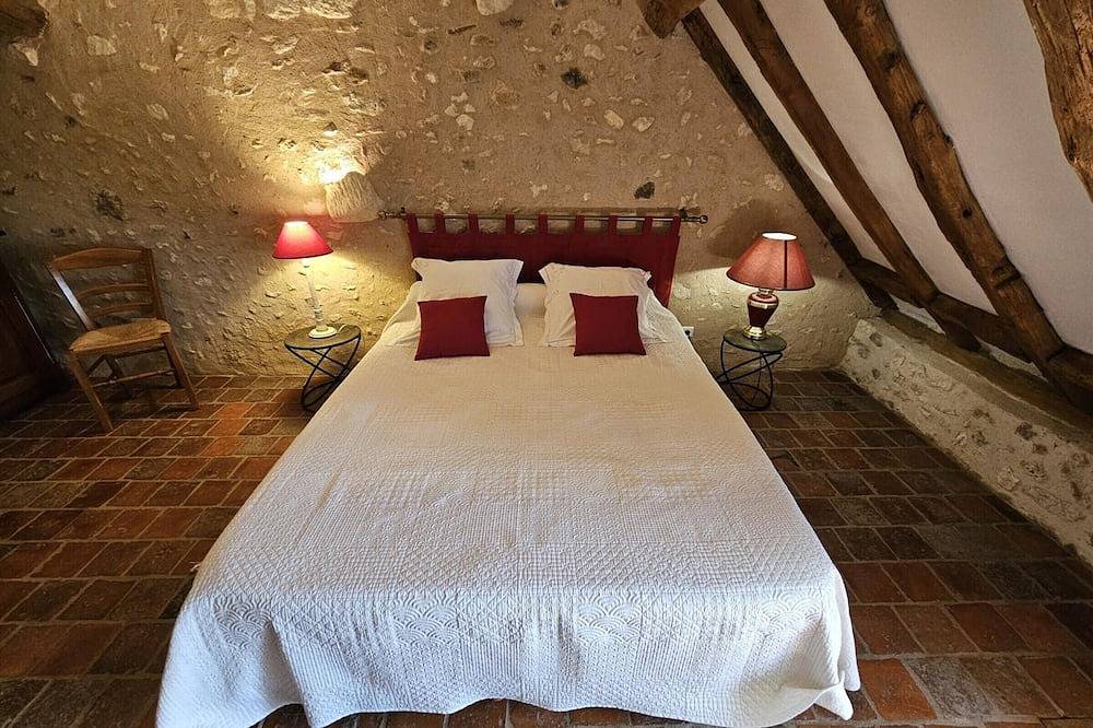 Gîte de charme en Touraine du Sud, jardin clos, 3 chambres in Paulmy, Région de Loches