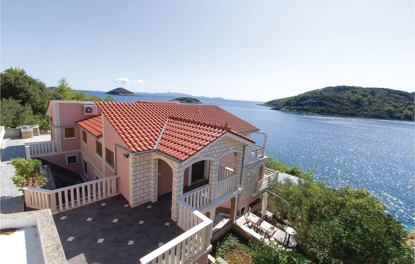 Ganze Ferienwohnung, Gemütliche 2-Zimmer-Wohnung mit Terrasse, 2,5 km vom Strand entfernt in Blato, Korcula