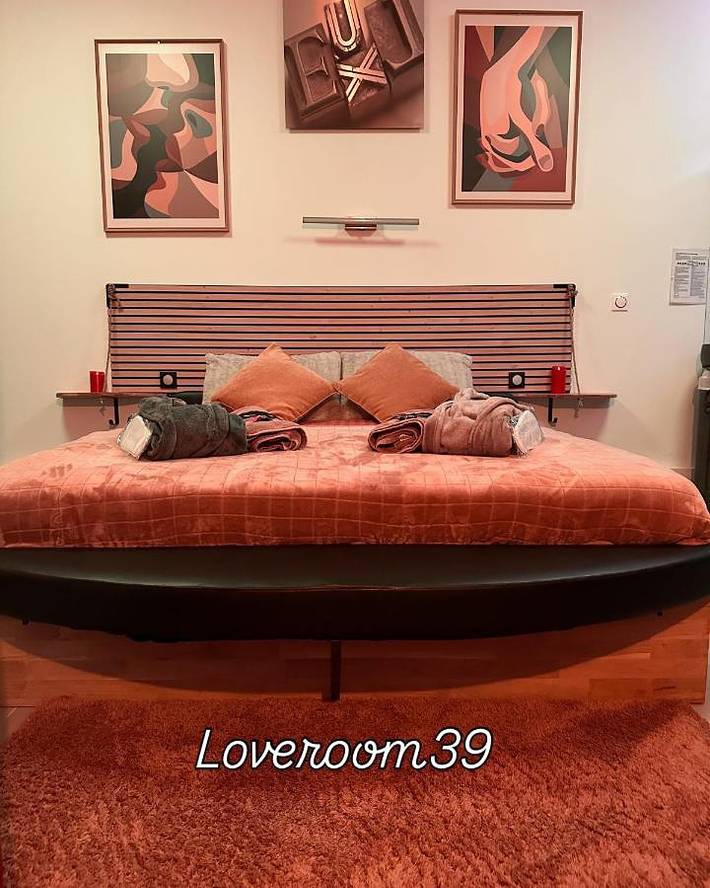 Gîte pour 2 personnes, avec jacuzzi et sauna à Montmorot - 3