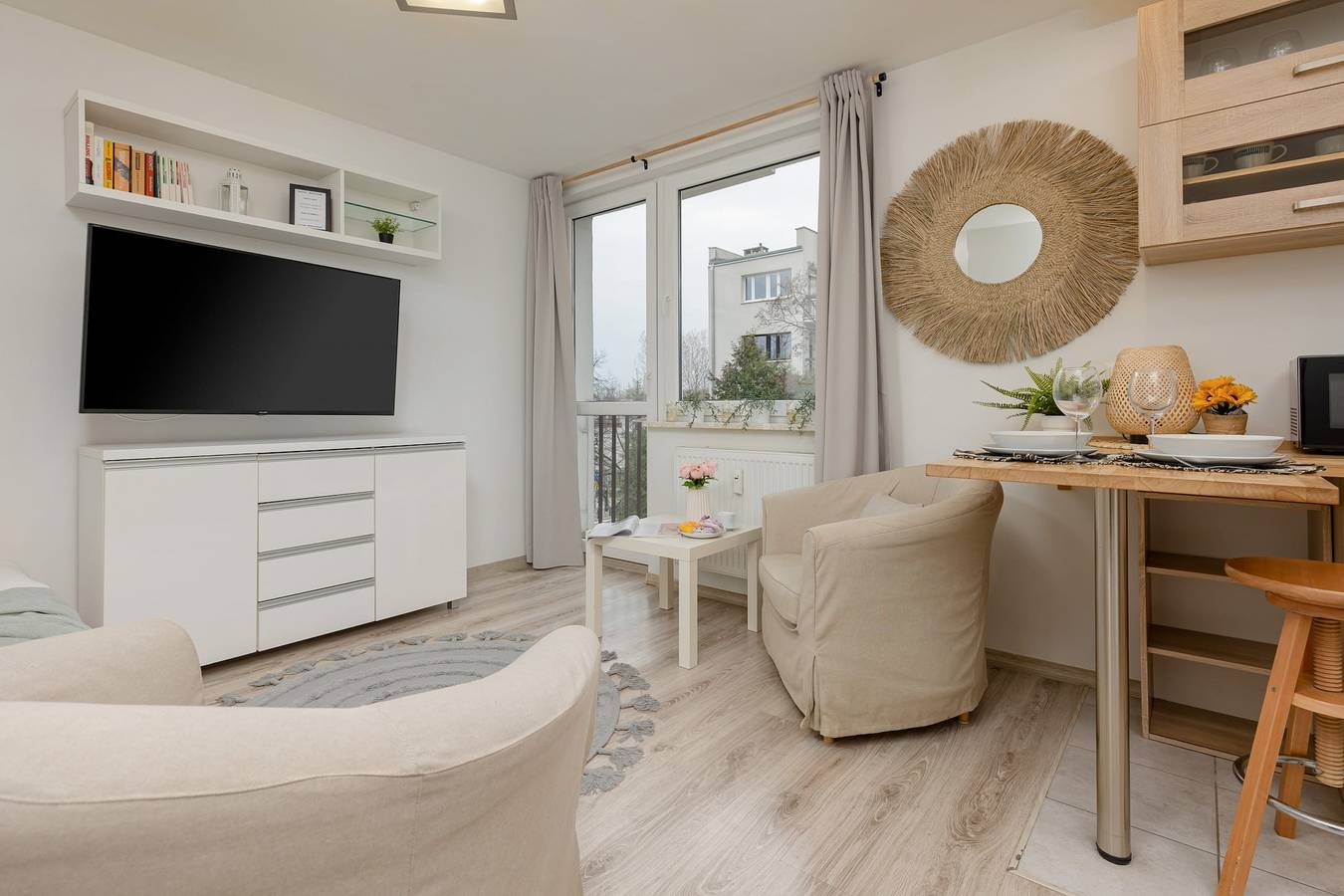 Cały apartament wypoczynkowy, Bright Studio with Balcony | Tranquil Zoliborz in Żoliborz, Warszawa