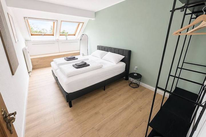 Ganze Wohnung, Großzügiges 5-Sterne Apartment mit Dachterrasse, Klimaanlage und Wallbox in Solingen, Bergisches Land