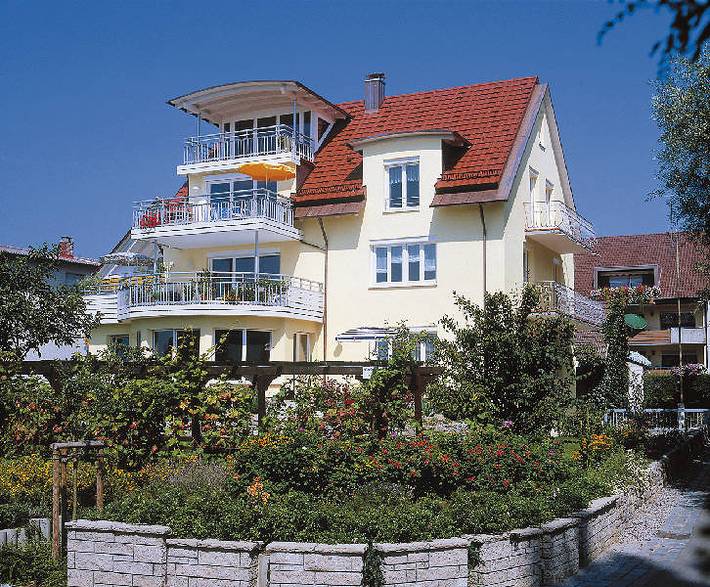 Ganze Ferienwohnung, Ferienwohnung Christa Heger - Ferienwohnung 2. Og, 3-Zimmer-Fewo, 70 qm in Immenstaad, Immenstaad am Bodensee