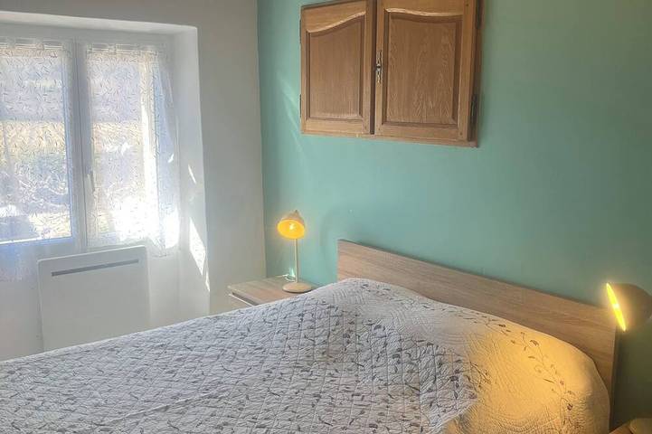 Ferienhaus für 4 Personen, mit Terrasse und Garten in Sault - 2