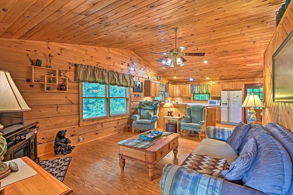 Bryson City Cabin mit eigenem Whirlpool und Billardtisch! in Fontana Lake