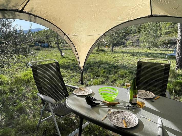 Location de vacances pour 2 personnes, avec vue ainsi que terrasse et jardin, animaux acceptés à Cessenon-sur-Orb - 3