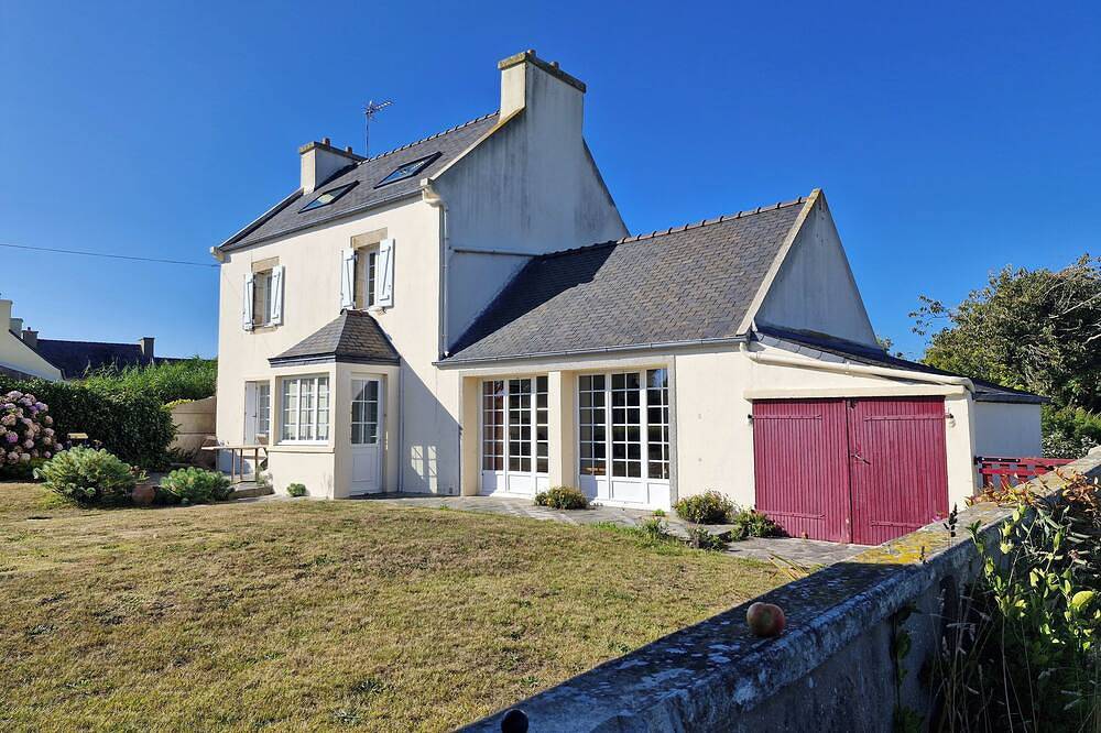 Large house with sea view in Lilia in Lilia, Plouguerneau