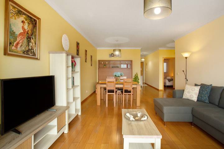 Apartamento inteiro, Apartamento 'Casa Da Vila' com vista para o mar, varanda e Wi-Fi in Santa Cruz (Madeira), Madeira