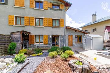Gîte pour 4 personnes, avec terrasse et jardin à Avrieux