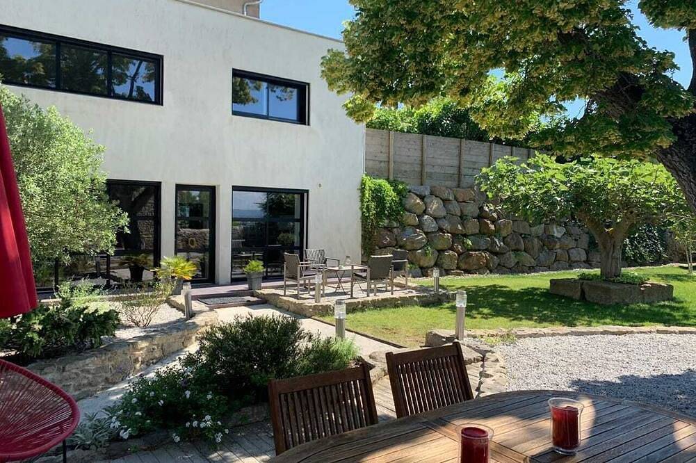 Belle Maison Contemporaine Avec Piscine Situee Dans Un Environnement Calme in Carcassonne, Région de Carcassonne