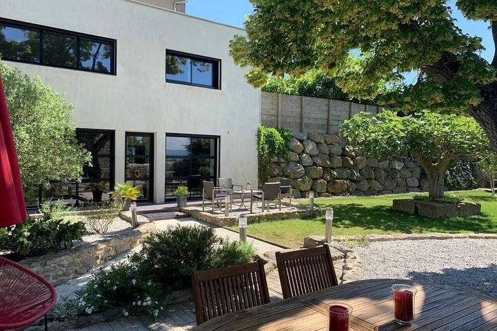 Location de vacances pour 6 personnes, avec jardin dans Maquens