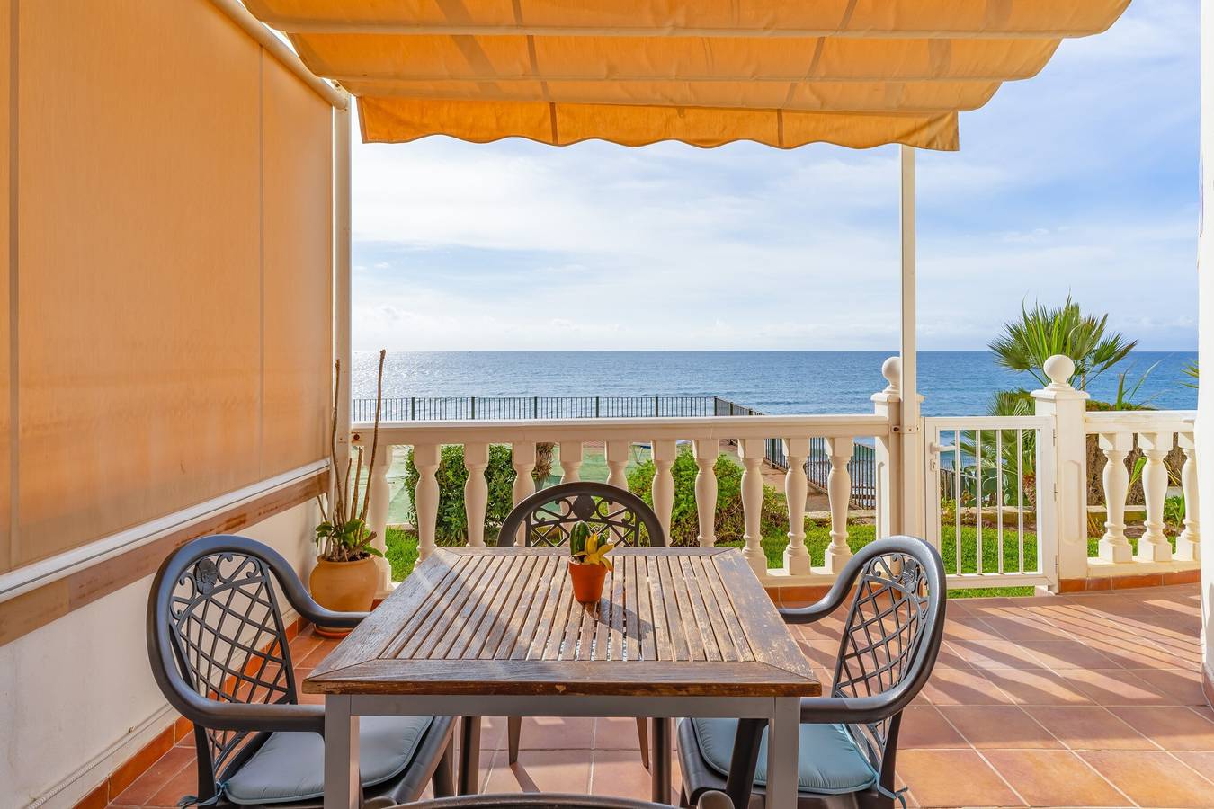 Appartement entier, « Appartement Boquerón I » avec vue sur la mer, Wi-Fi et climatisation in Sitio de Calahonda, Mijas