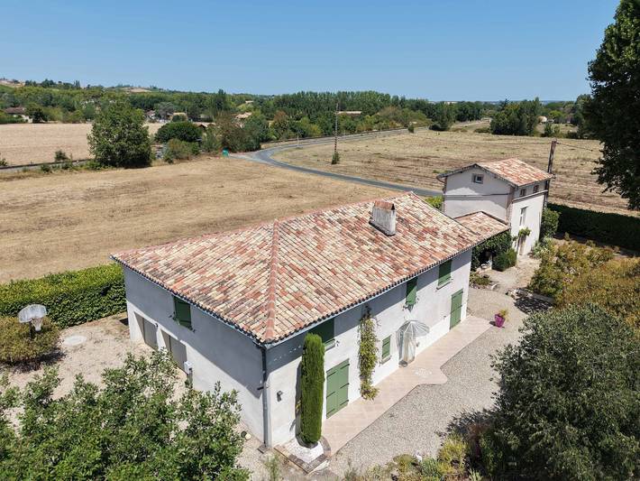 Location de vacances pour 10 personnes, avec Jardin et Piscine à Coufouleux - 2