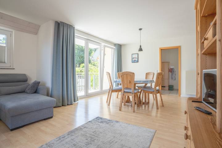 Ferienwohnung für 5 Personen, mit Balkon und Seeblick in Bodman-Ludwigshafen, Obersee (Bodensee)
