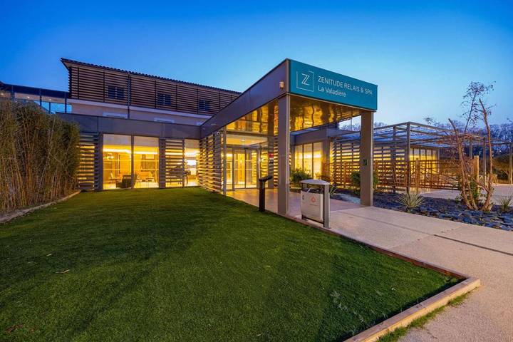 Hôtel pour 4 personnes, avec jardin ainsi que sauna et piscine à Juvignac - 4