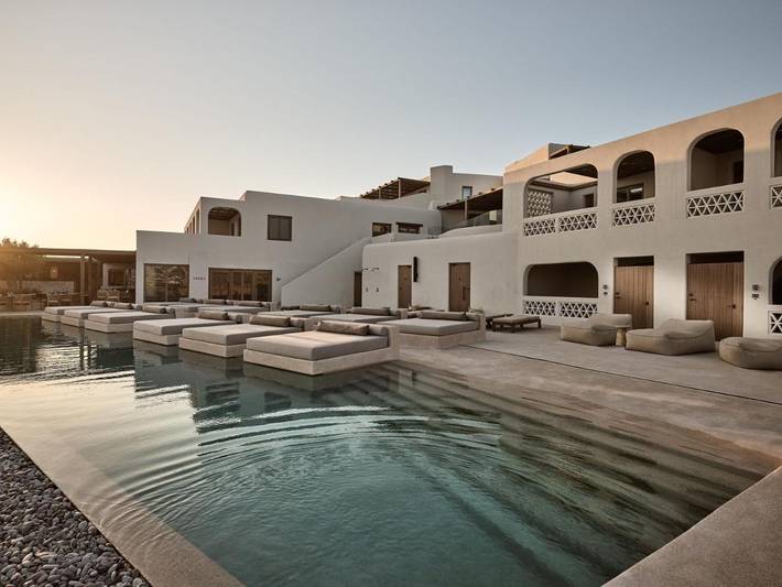 Hôtel pour 2 personnes, avec terrasse ainsi que piscine et vue