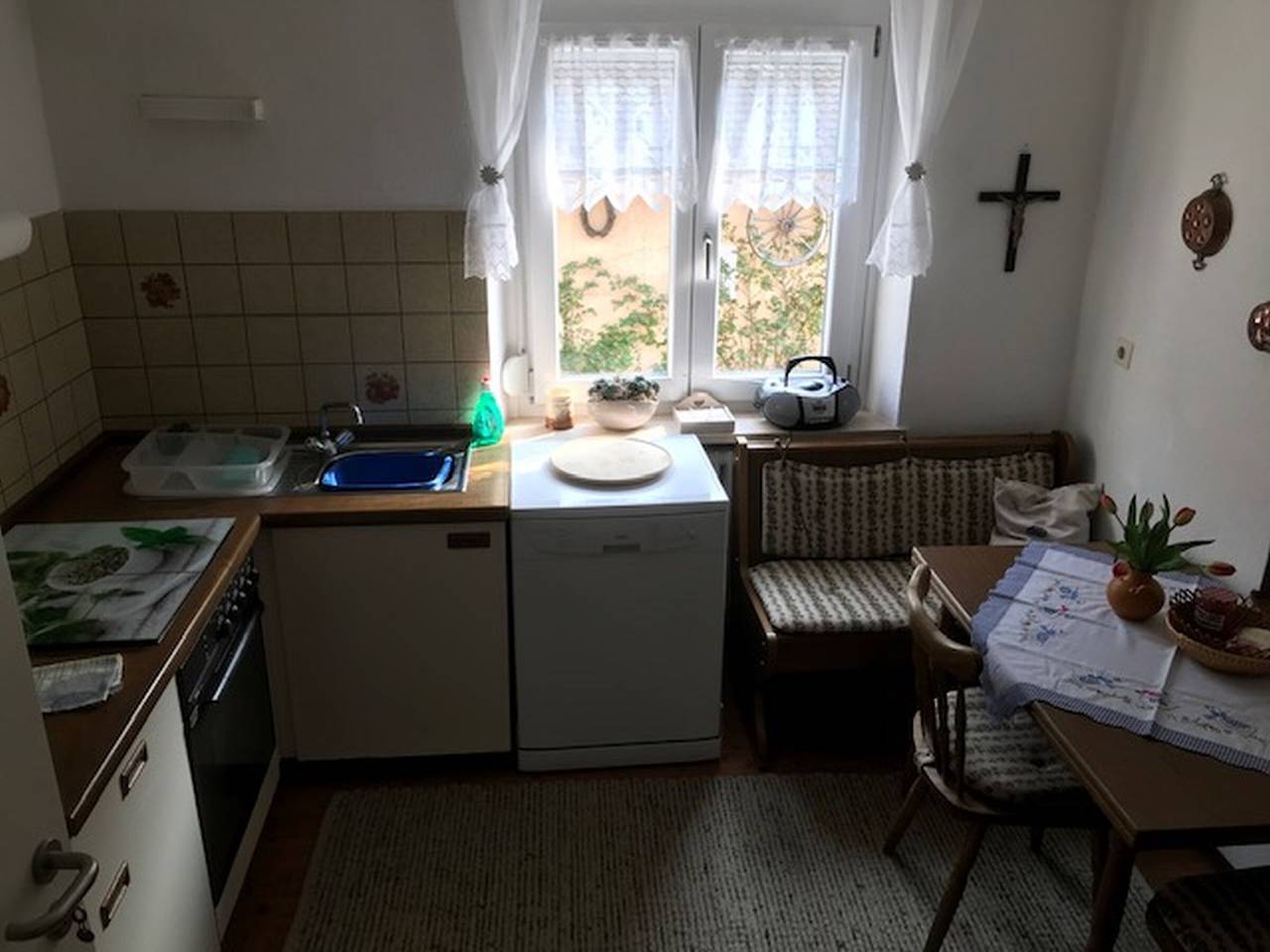 Ganze Wohnung, Ferienwohnung Mainau mit Balkon, direktem Seeblick und Wlan in Unteruhldingen, Uhldingen-Mühlhofen