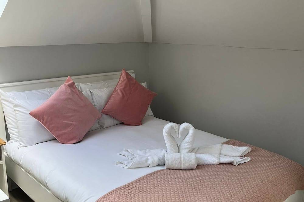 Appartamento intero, Modern and Spacious No. 6 - sleeps 6 - free parking in Galway, Contea di Galway