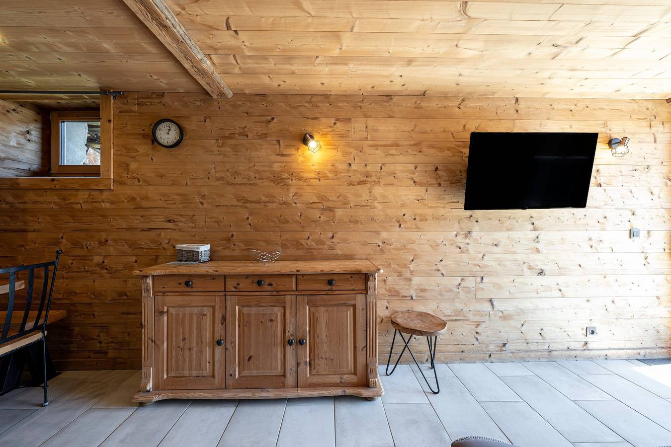 Ganze Wohnung, Ferienwohnung 'La Bergerie' mit Bergblick, privater Terrasse und Wi-Fi in La Giettaz, Albertville und Umgebung