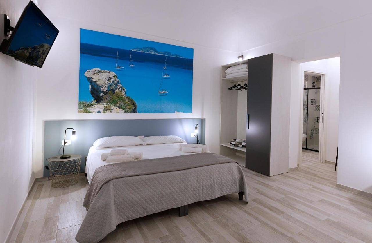 Double Room with Private Bathroom in Favignana, Île de Favignana