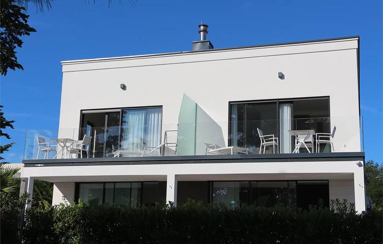 Apartamento vacacional entero, Acogedor apartamento con terraza y wifi, a 2,5 km de la playa in Ugljan, Isla de Ugljan