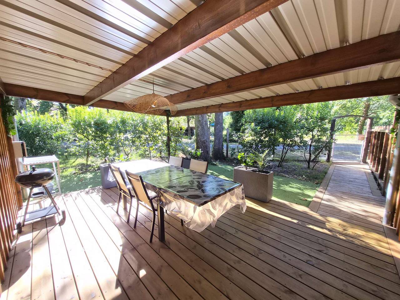 Appartement de vacances entier, Chalet de Charme Rénové – Entre Lac et forêt in Biscarrosse (bourg), Biscarrosse