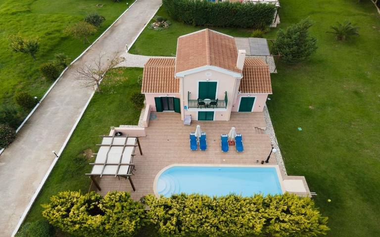 Villa για 4 άτομα, με Μπαλκόνι και Κήπο