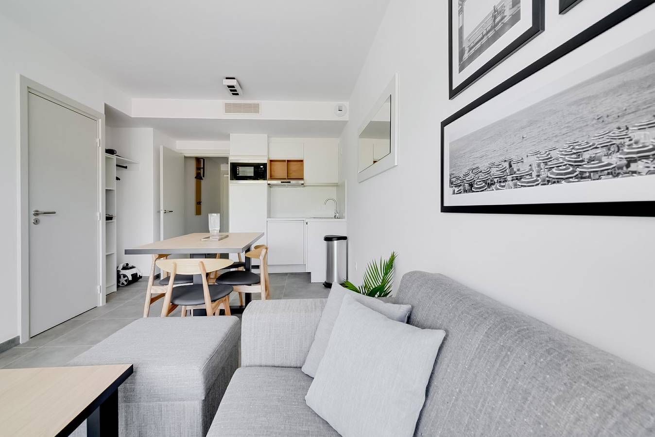 Apartamento entero, New standard suite for 4 people with double bed and bunk bed in Vence (Alpes Marítimos), Region de Cannes