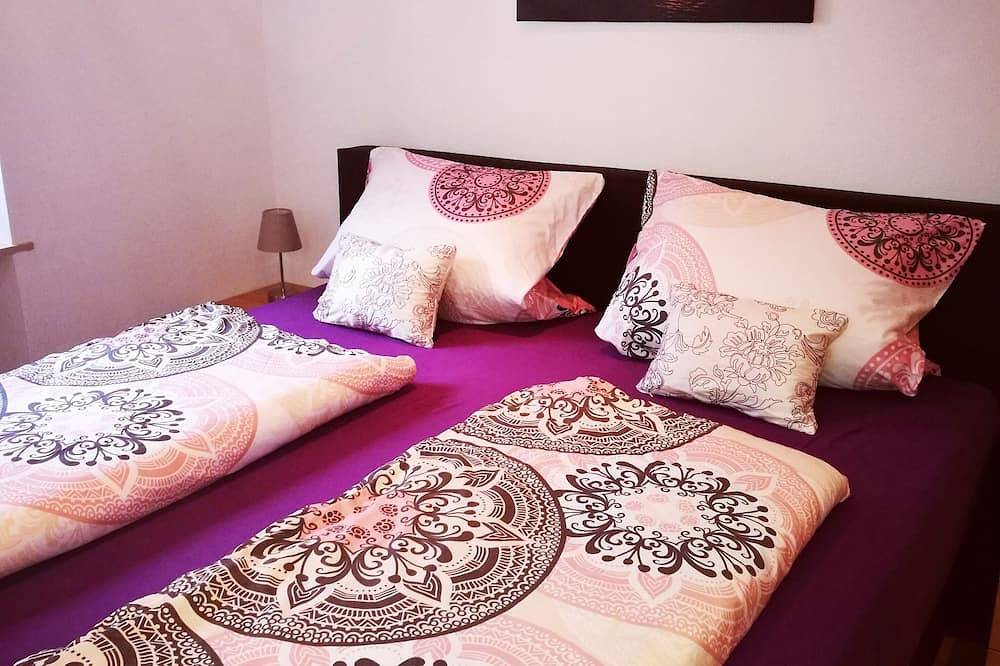 Ganze Wohnung, Ferienwohnung Haus Korjässer, Moselblick und Sonnenterrasse in Burg Eltz, Löf