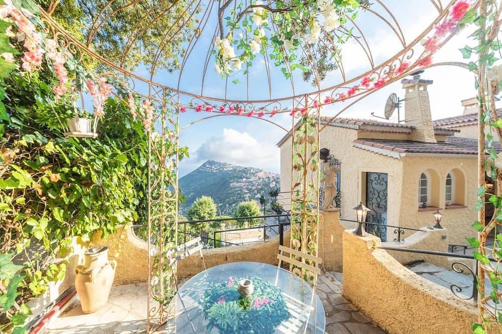 Monaco|Castle Villa: Pool & Skyview in La Turbie, Nice region