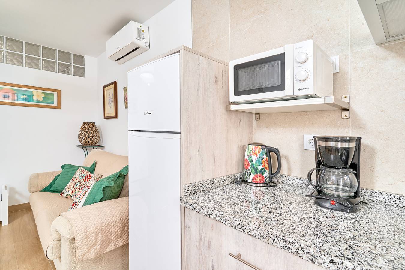 Apartamento entero, Apartamento 'El Rincón De Dorcica Ruiz' con Wi-Fi y Aire Acondicionado in Frigiliana Road, Frigiliana