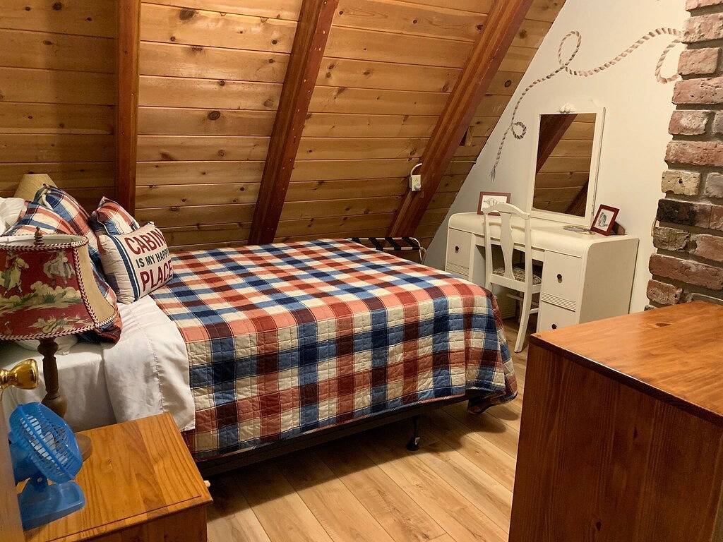 Charmant, gemütlich und friedlich Mountain Getaway für Familie und Freunde in Ockenden, Shaver Lake