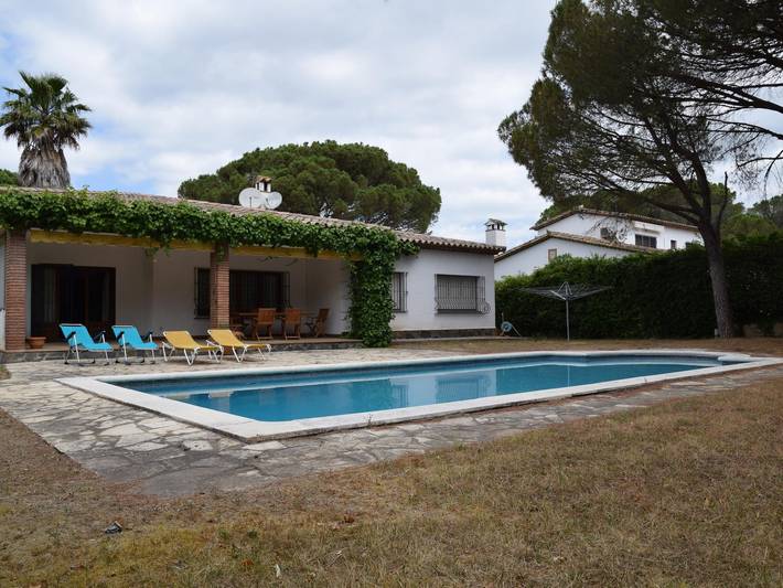 Vakantiehuis voor 6 personen, with Terras and Tuin as well as Zwembad in Santa Cristina d'Aro