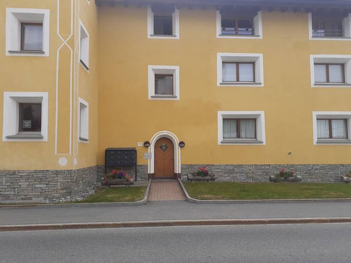 Hütte für 4 Personen, mit Garten im Engadin