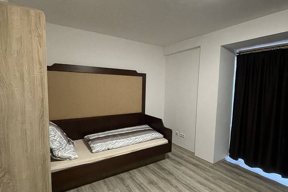 5P-Neu renovierte schöne geräumige Wohnung in Feldkirch (Deutschland), Hartheim