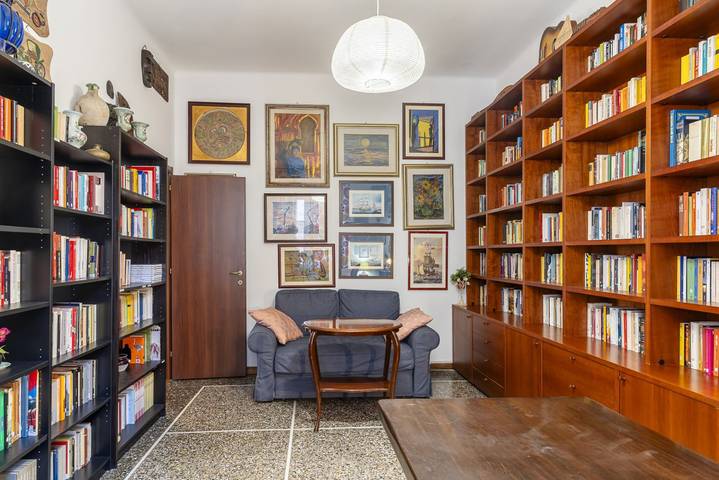 Appartement entier, Appartement de vacances pour 4 personnes avec balcon/terrasse in Livourne, Côte des Étrusques