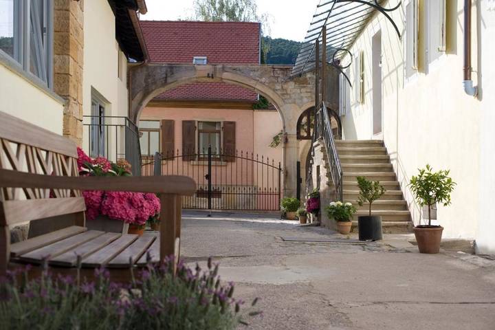 Hotel für 2 Personen, mit Terrasse und Garten in Gimmeldingen