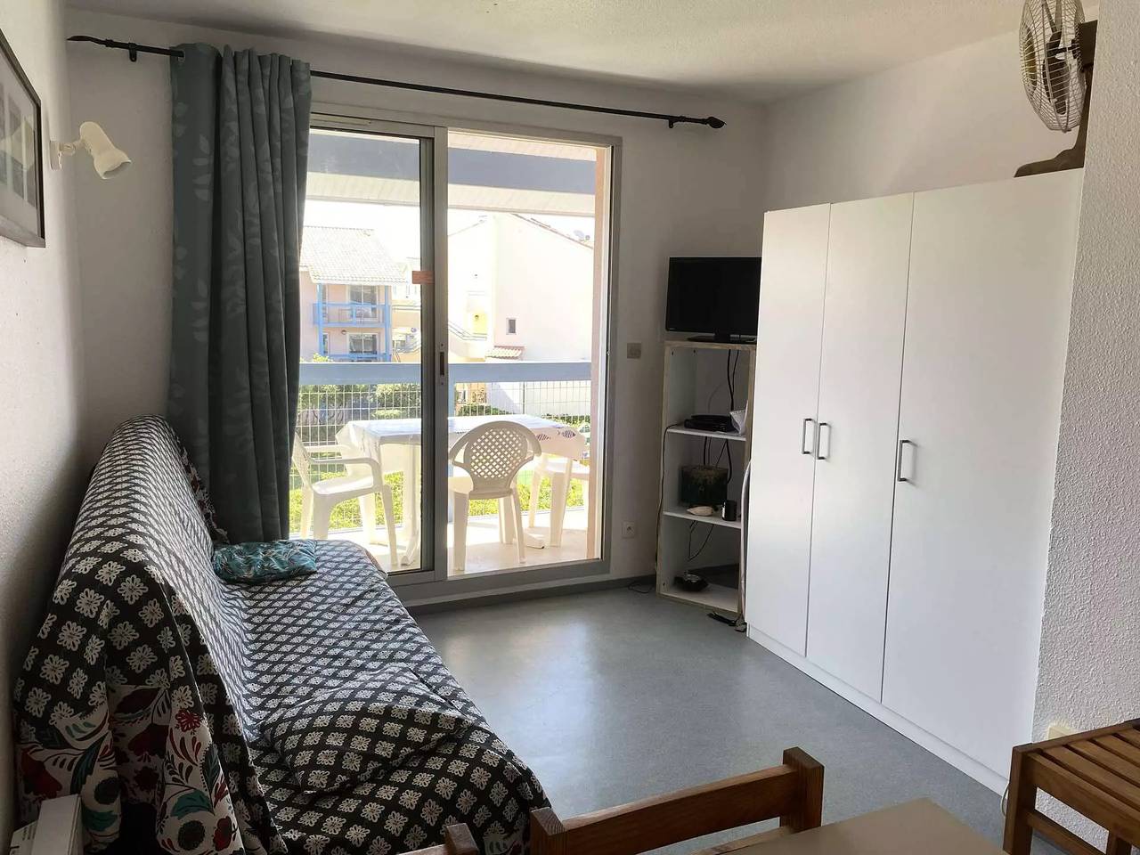 Apartamento entero, 215 - Bonito apartamento para dos personas con vistas al puerto in Hourtin, Parque natural regional del Médoc