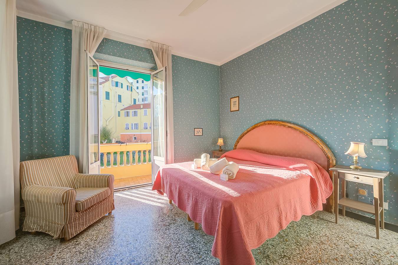 Ganze Wohnung, Sunrise Apartment Seaview in Porto Maurizio, Imperia