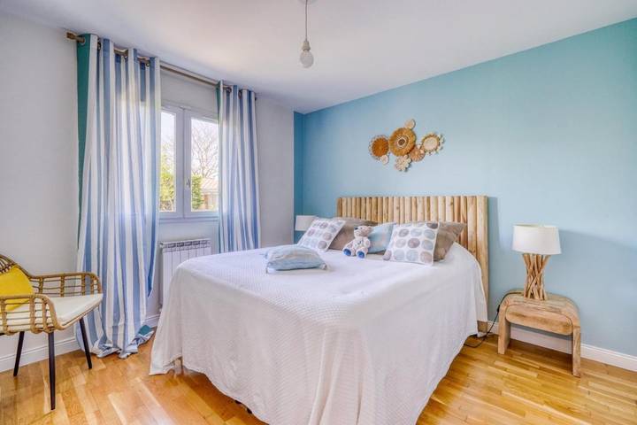 Maison d’hôte pour 6 personnes, avec terrasse ainsi que jardin et piscine à La Teste-de-Buch - 2