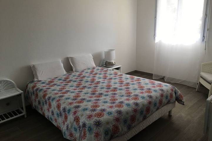 Location de vacances pour 12 personnes, avec terrasse ainsi que jacuzzi et jardin dans Plage du Ruguel - 4