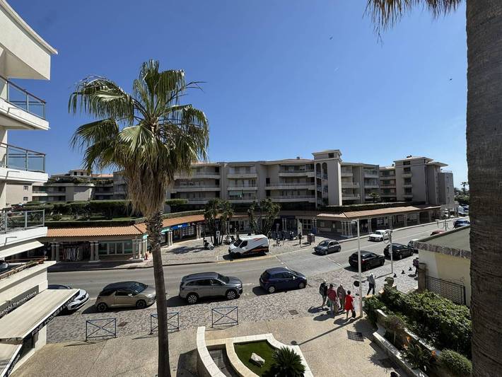 Gîte pour 6 personnes, avec Terrasse dans Office De Tourisme Cavalaire
