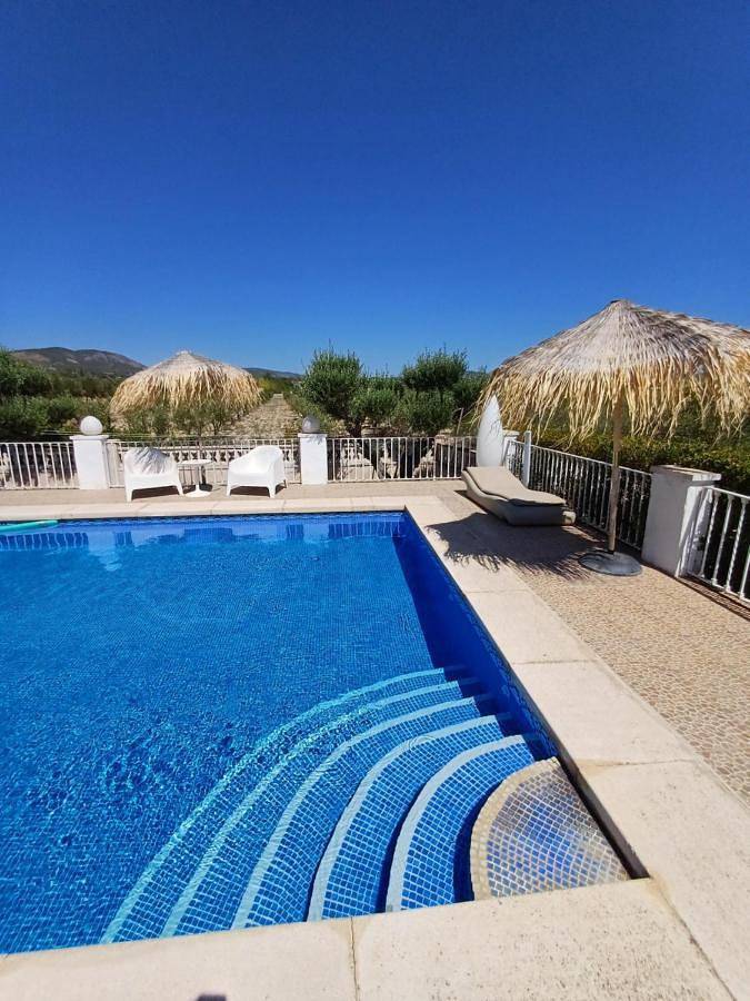 Casa rural para 8 personas, con terraza y piscina en L'Alcoià