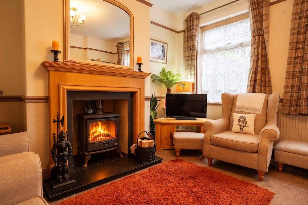 Cosy Wirral Cottage | Log Burner & Parking in Merseyside